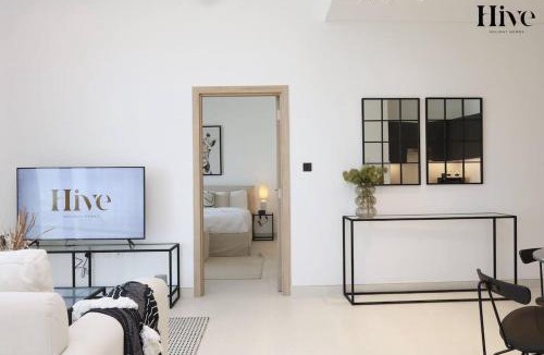 Jebel Ali Apartment | 7 By Aurora 310