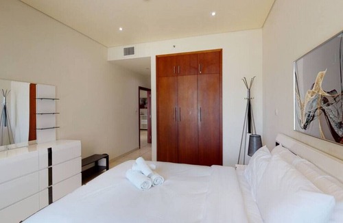Dubai Marina Apartment | 807 Marina Heights · Warm and Spacious One Bedroom in the Marina