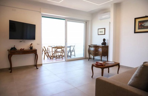 Mergellina Apartment | 90 m² Apartment ∙ 2 bedrooms ∙ 6 guests