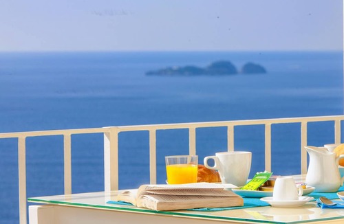 Positano Villa | 90 m² Villa ∙ 3 bedrooms ∙ 8 guests