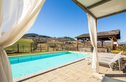 Porrena Villa | 945 m² Villa ∙ 14 bedrooms ∙ 28 guests