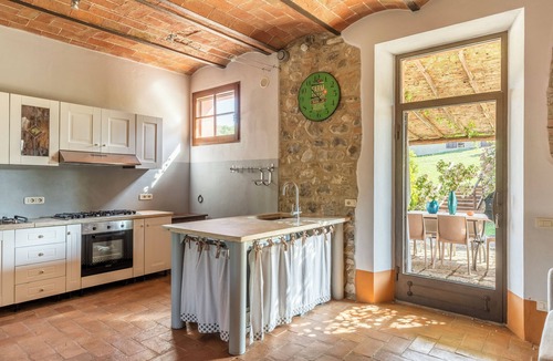 Gallina Villa | '.a delicious farmhouse in the countryside where only the wind blows.'