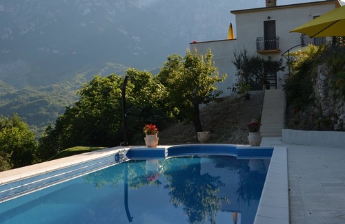 Palombaro Villa | A detached holiday hideaway for 2 with private 12m x 4m pool & stunning views.
