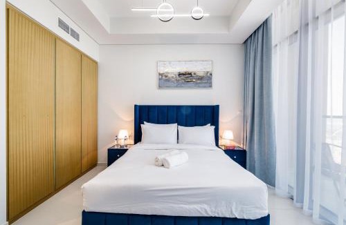 Sheikh Zayed Road Apartment | A Living - Luxury Studio Apartment in Aykon City Canal Views, Business bay