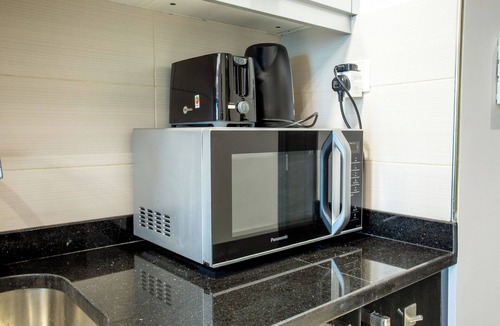 Business Bay Apartment | A luxurious and cozy studio with all amenities for the awaiting stylish guests