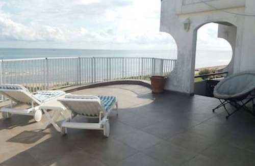 Termoli Villa | A terrace on the sea