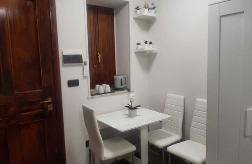 Angri House | Accommodation in center, Doria Castle, Town Villa, stores, bars, pubs, transportation.