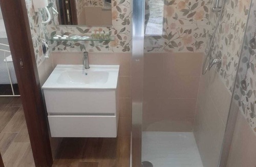 Angri House | Accommodation in center, Doria Castle, Town Villa, stores, bars, pubs, transportation.