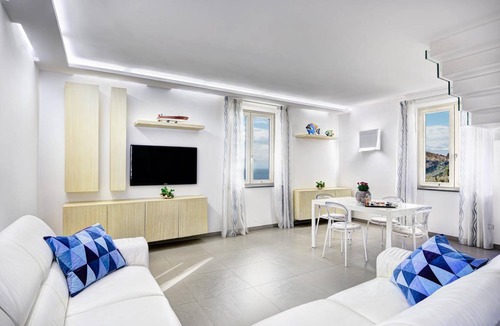 Marina del Cantone Apartment | Acquamarina Suite – Newly...