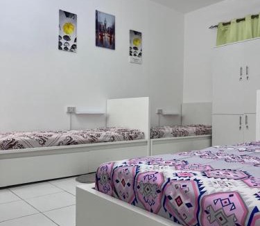 Al Mankhool Bed & Breakfast | Afaf building