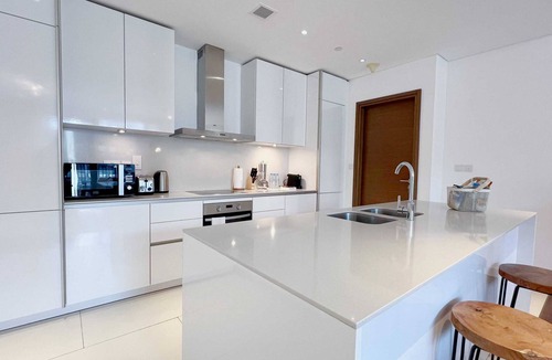 Al Wasl Apartment | Airstay | Luxurious 2BR + Guest Room | City Walk