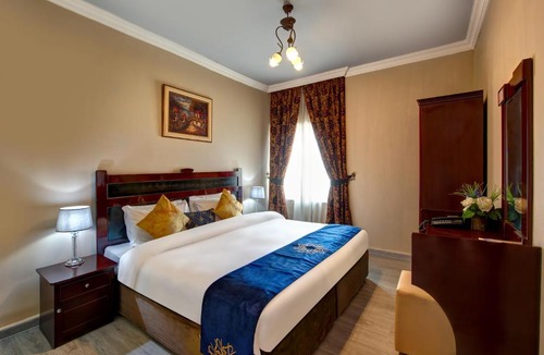 Al Qasimia Apartment | Al Bustan Tower Hotel Suites