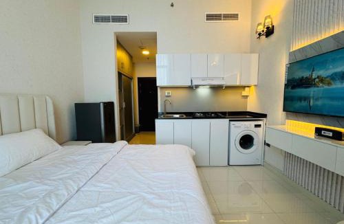 Jumeira 3 Apartment | Al Manara Premium Deluxe Sheikh Zayed View Studio