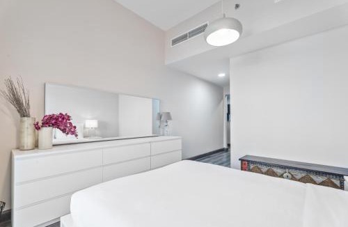 Dubai Apartment | Aliving Elegant 1BR at Liwan Mazaya-11