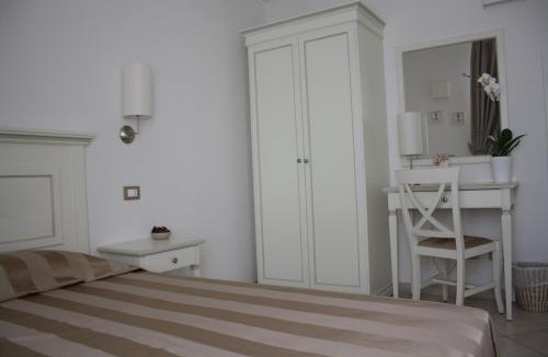 Castel Guelfo di Bologna Bed & Breakfast | Alla Corte Del Picchio Room & Breakfast