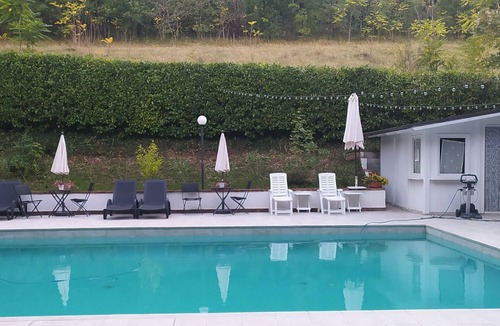 Fabriano Apartment | Alpine apartment with swimming pool 500 m asl in the middle of nature