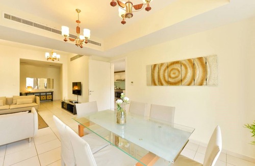 Emirates Hills Villa | Amazing 4 Bed Villa| Private Pool | Stunning Garden | 10 Mins From Dubai Marina
