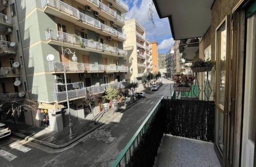 Salerno Apartment | Amazing 5-bedroom apartment with WiFi in Salerno. 50 mt to metro station.
