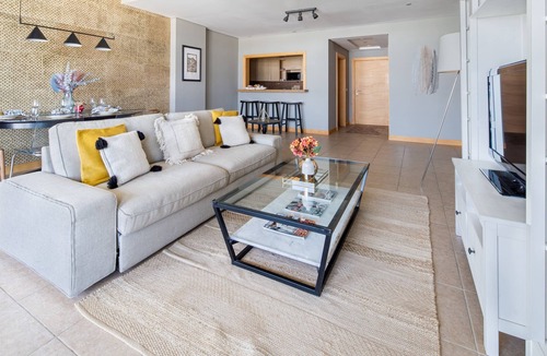 Palm Jumeirah Apartment | Amazing Beachfront Apartment On Palm Jumeirah