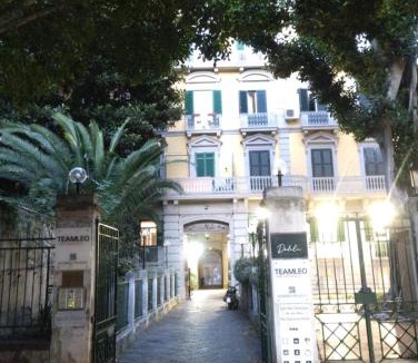 Chiaia Bed & Breakfast | Amedeo Square