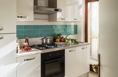 Sorrento City Centre Apartment | AMORE RENTALS - Apartament Erica with Private Terrace, Air Conditioning and WI-FI near piazza Tasso