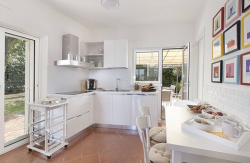 Sant'Agata sui Due Golfi Villa | AMORE RENTALS - Resort Ravenna - Villa Dama with Hot Tub, Shared Swimming Pool, Ideal for Events