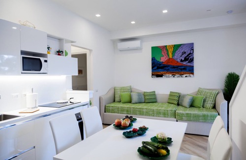 Sant'Agata sui Due Golfi Villa | AMORE RENTALS - Resort Ravenna - Villa Cavaliere with Terrace, Shared Swimming Pool, Ideal for Events