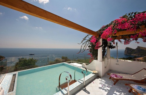 Nerano Villa | AMORE RENTALS - Villa Ariadne with Dazzling Sea View, Jacuzzi, Pool and Breakfast
