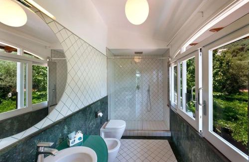 Marina del Cantone Villa | Amore Rentals - Villa Ariadne