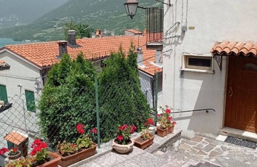 Barrea House | Angie Cottage