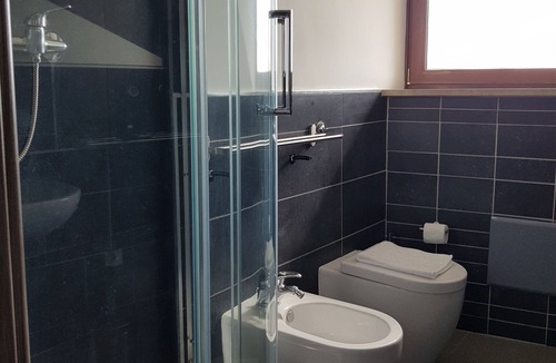 Angri Apartment | Apartment 'Appartamento Parco La Ville' with Mountain View, Balcony and Air Conditioning
