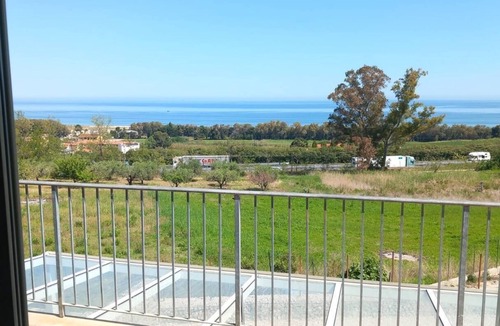Petacciato Apartment | Apartment Beach View with Terrace