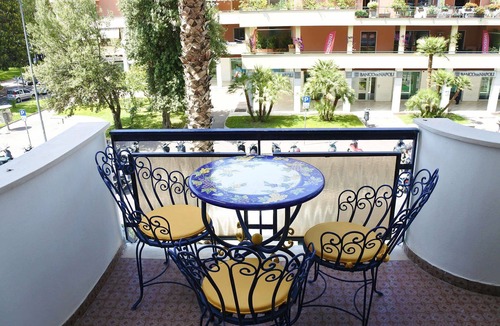 Sorrento City Centre Apartment | Apartment Bright - My Rental Homes