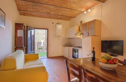 Tavarnelle Val di Pesa Apartment | Apartment Campiglia-3 by Interhome