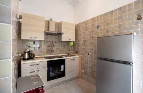 Benincasa Apartment | Apartment 'Casa Di Mieri' with Mountain View, Wi-Fi and Air Conditioning