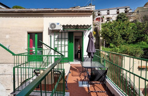 Benincasa Apartment | Apartment 'Casa Di Mieri' with Mountain View, Wi-Fi and Air Conditioning
