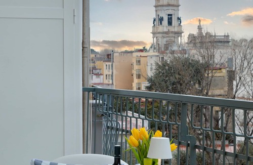 Pompei Apartment | Apartment 'Farella' with Mountain View, Wi-Fi and Air Conditioning