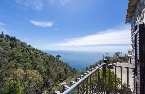 Montepertuso Apartment | Apartment for 2 people in the hills of Positano, with small balcony overlooking the sea