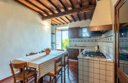 Monteroni d'Arbia Apartment | Apartment 'Giardino Su Siena' with Hill View, Shared Garden and Wi-Fi