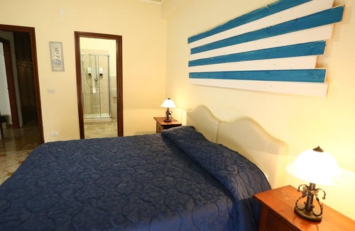 Villa San Giovanni Apartment | Apartment in the center: 5 bedrooms; 10 beds; 3 bathrooms