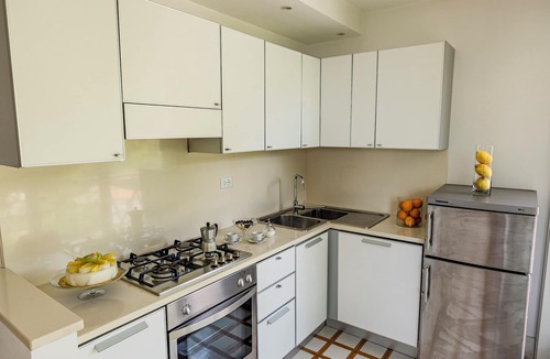 Raito Apartment | Apartment in Vietri S/M only 4 km from Salerno and its famous "Luci d'Artista"