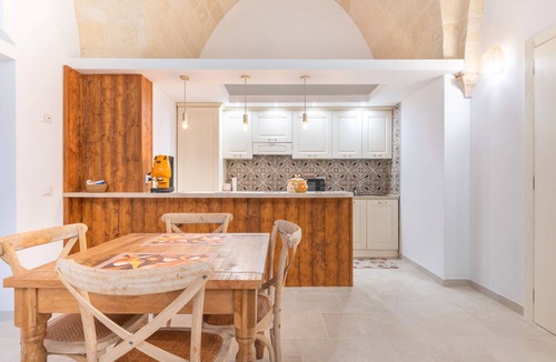 Pulsano Apartment | Apartment 'Piano Terra' with Private Garden, Wi-Fi and Air Conditioning