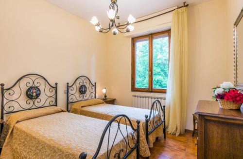 Badia Agnano Apartment | Apartment Rosa by Interhome