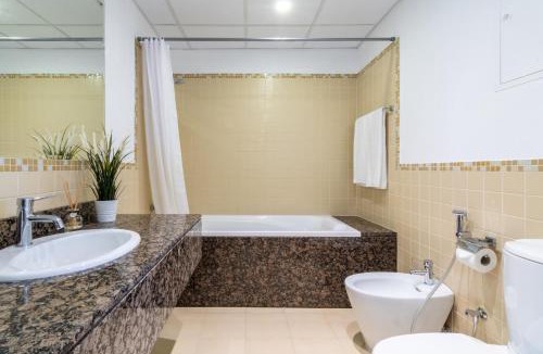 Dubai Marina Apartment | Apartments in Dubai, United Arab Emirates