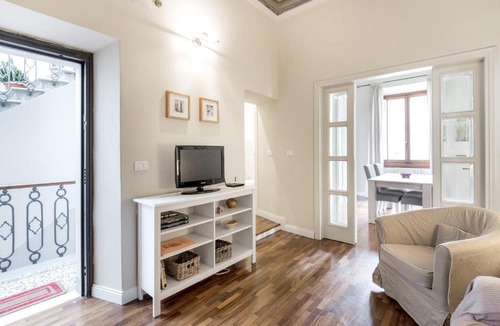 San Lorenzo Apartment | Appartamento Guelfa 47