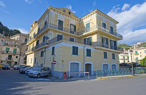 Vietri sul Mare House | Appartamento Mariuccia G: A welcoming apartment situated at a few steps from a sandy beach, with Free WI-FI.