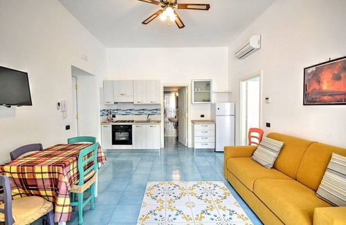 Vietri sul Mare House | Appartamento Mariuccia I: A welcoming apartment situated at a few steps from a sandy beach, with Free WI-FI.
