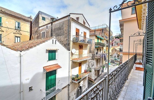 Vietri sul Mare House | Appartamento Mariuccia I: A welcoming apartment situated at a few steps from a sandy beach, with Free WI-FI.