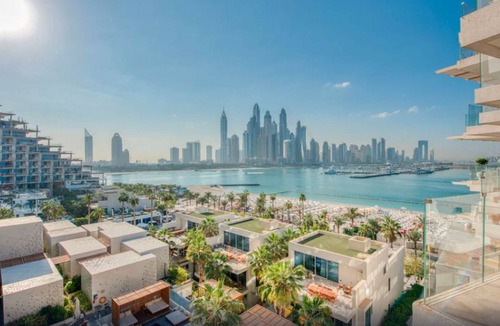 Palm Jumeirah Apartment | Astonishing 1BR Apt with Sea View