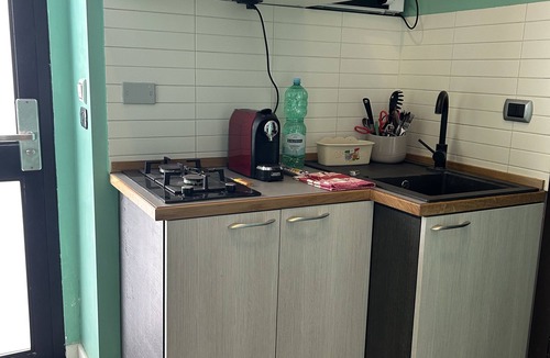 Torre Annunziata Apartment | At the south highway exit, Circumvesuviana train station.